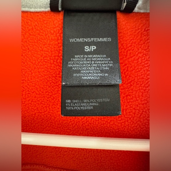 The North Face Women's Vibrant Red Fleece Jacket - Picture 2 of 5